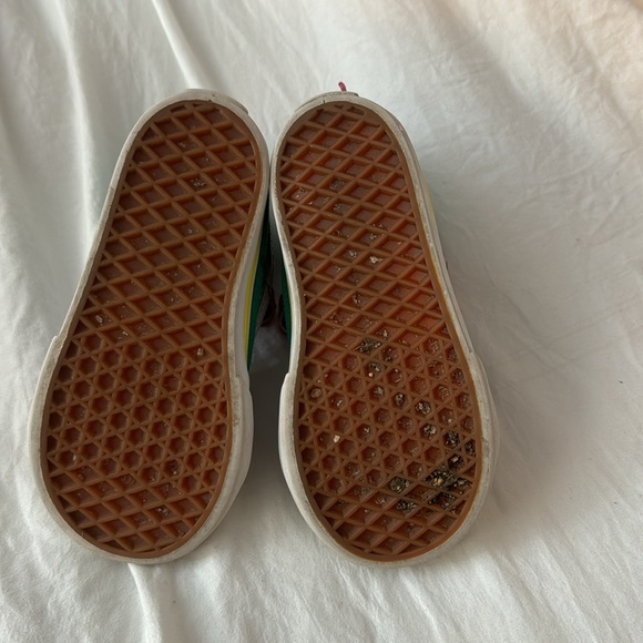 Vans - Picture 3 of 5